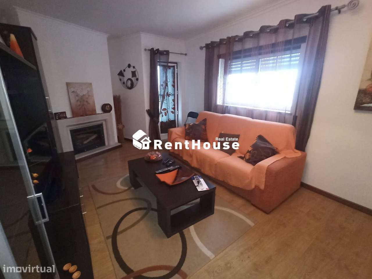 Moradia a dois passos da Praia - Grande imagem: 5/12