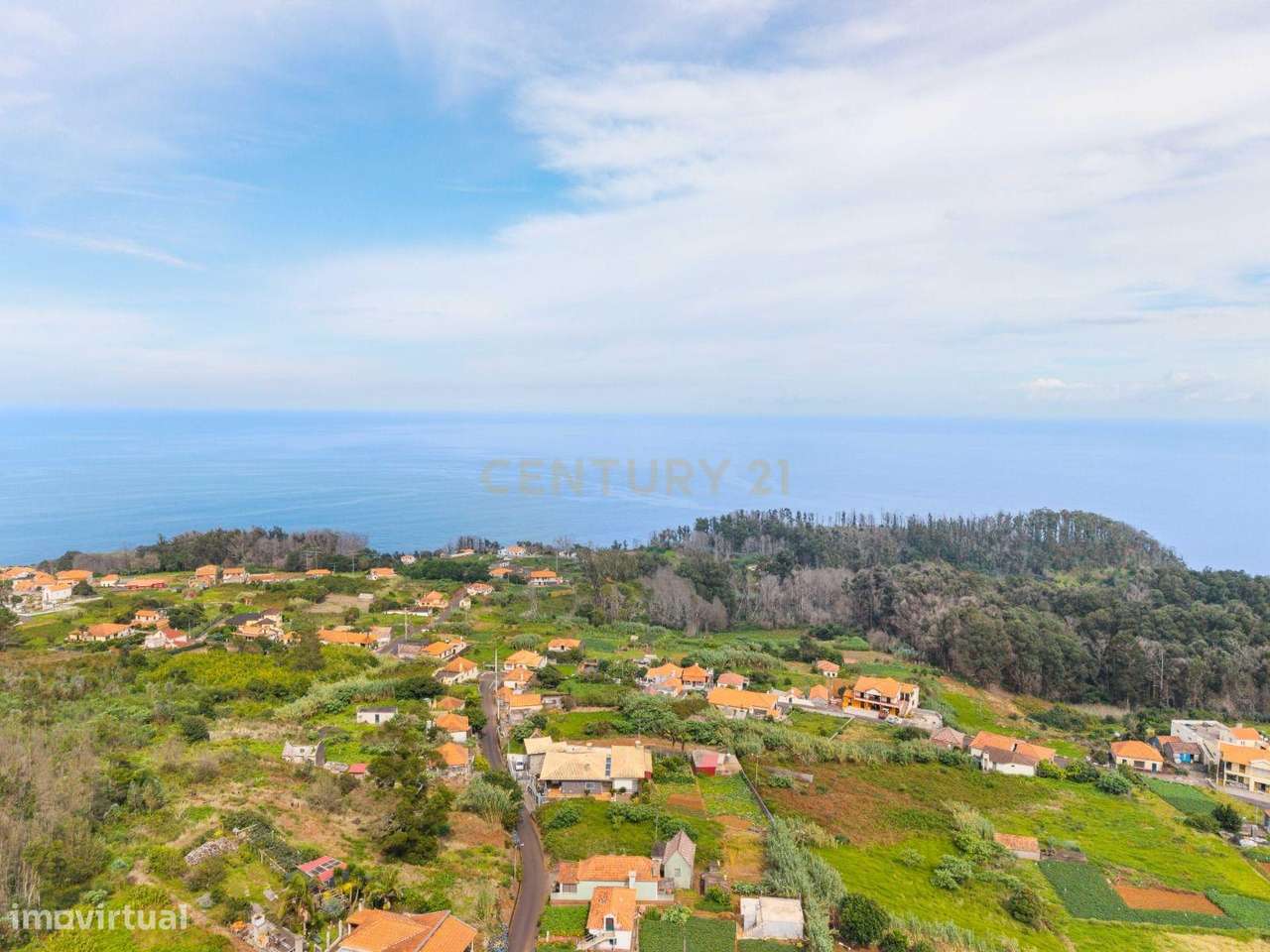 Terreno Plano com Vistas Mar e Natureza Envolvente - Porto Moniz-12