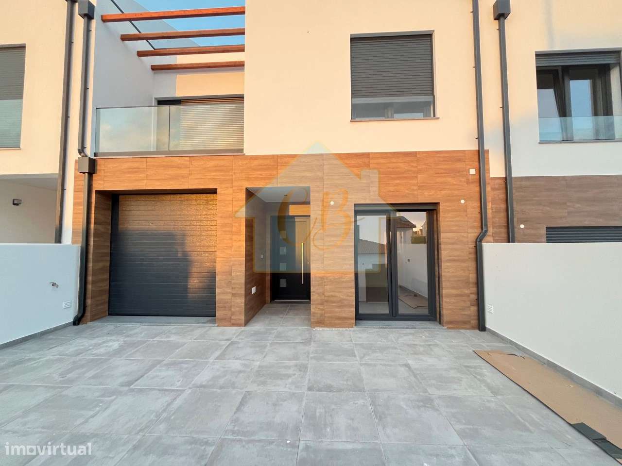 Moradia T4 Exclusiva em Santa Cruz – Faça do Mar o seu Vizinho-36