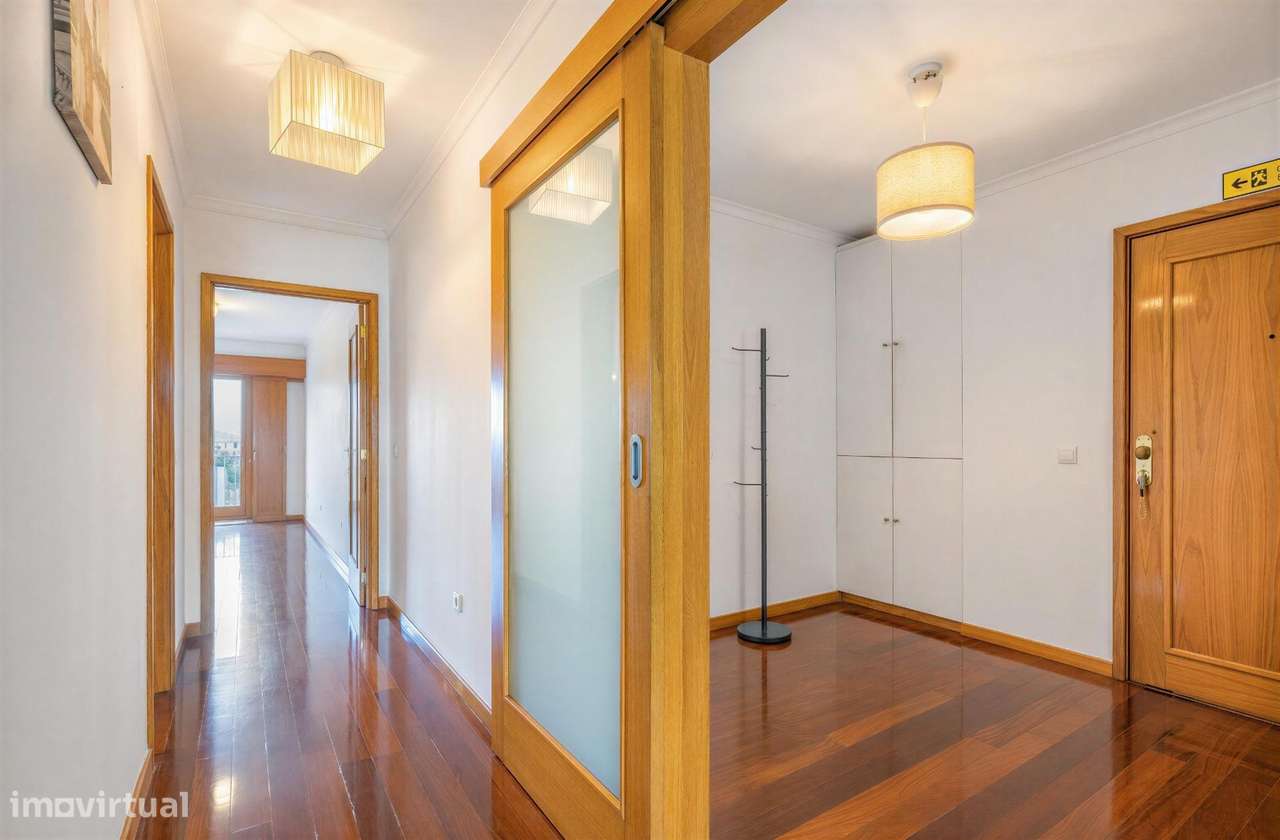Apartamento T3 com 2 Frentes, Varandas em Vila do Conde-8