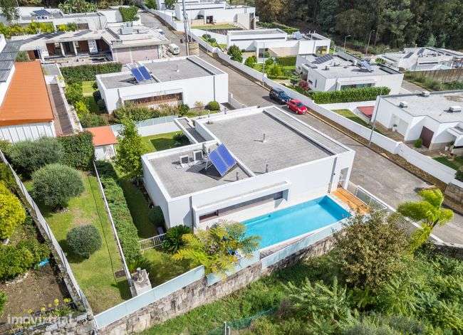 Exclusiva Moradia Individual Moderna e Luxuosa-38