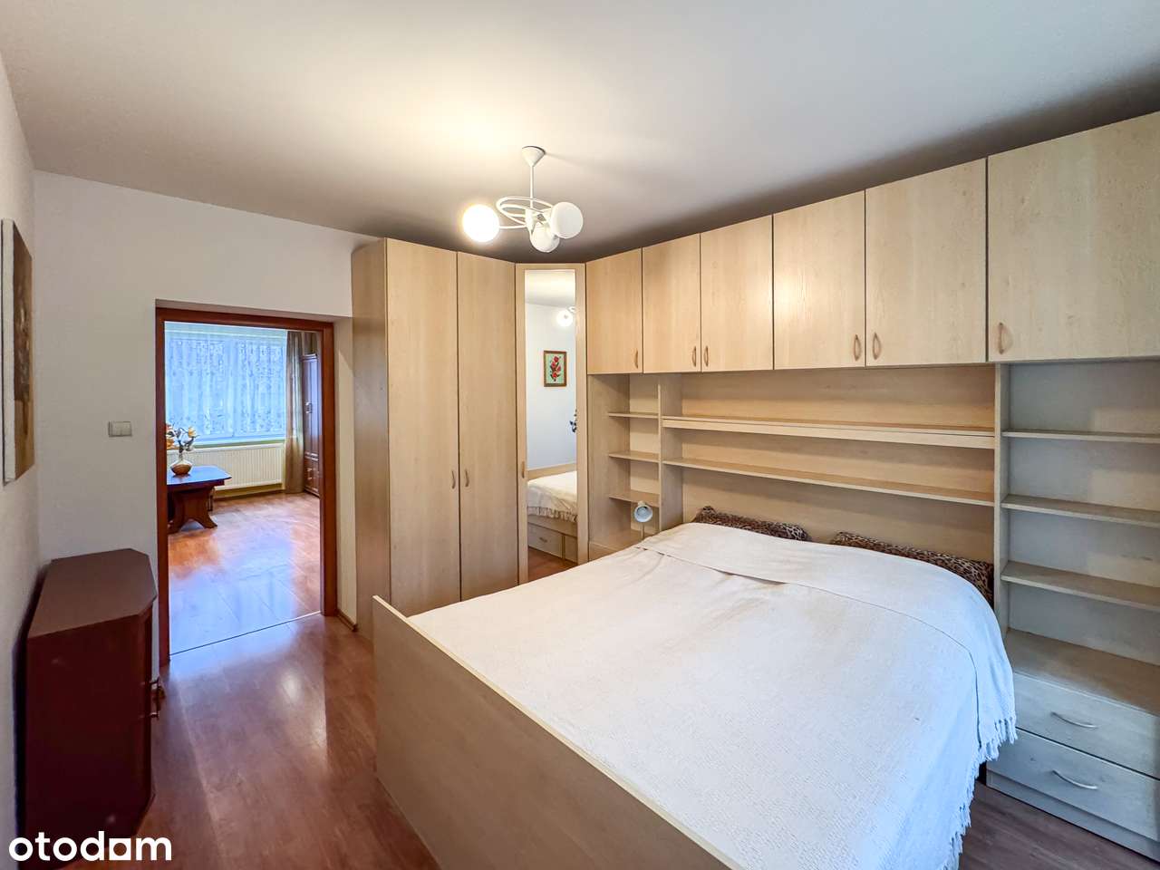 Mieszkanie z duszą i loggią – przestrzeń do życia w sercu Zabrza-8