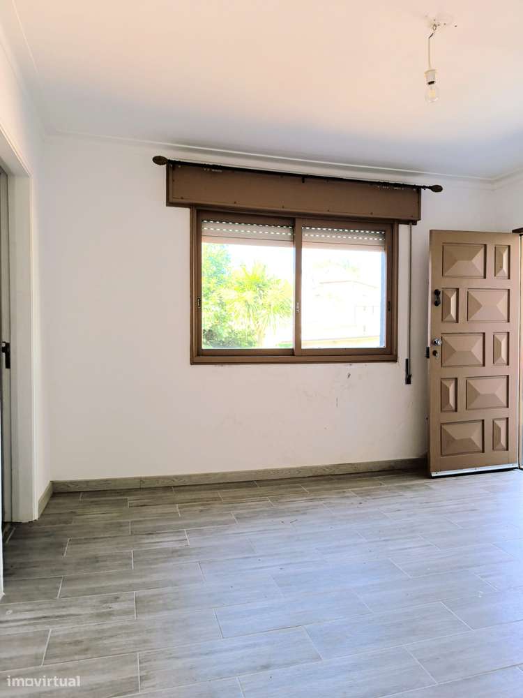 Casa T2 em Quintinha com 4 Casas em Porto Campanhã-8
