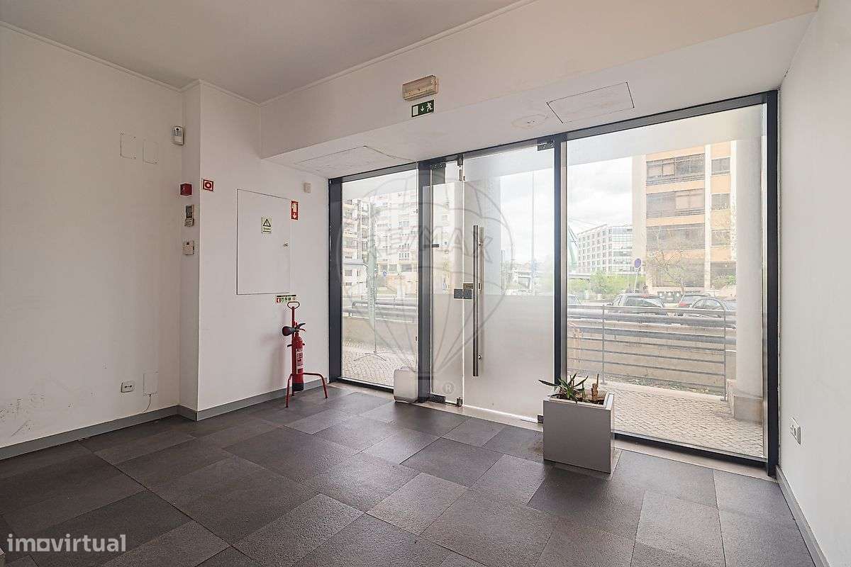 Loja  para arrendamento - Grande imagem: 4/28