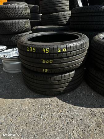 235/45x20 Pirelli - 2