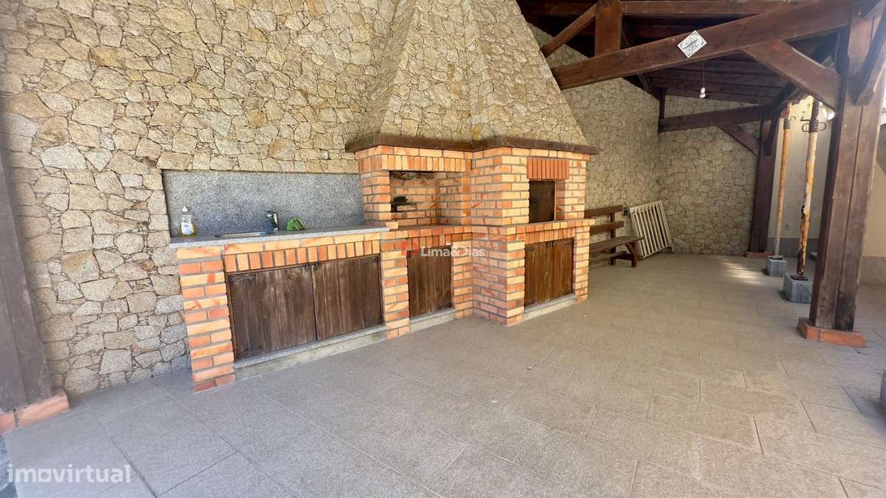 Moradia Isolada T4 Venda em Santa Maria da Feira, Travanca, Sanfins e-40