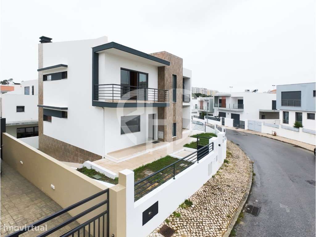 Exclusiva Moradia T5 de Arquitetura Contemporânea em Almada - Feijó-5