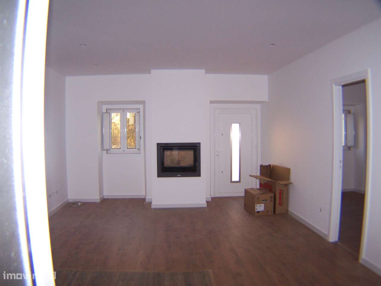 Moradia T 2 com garagem para 3 carros terreno todo murado - Grande imagem: 5/8