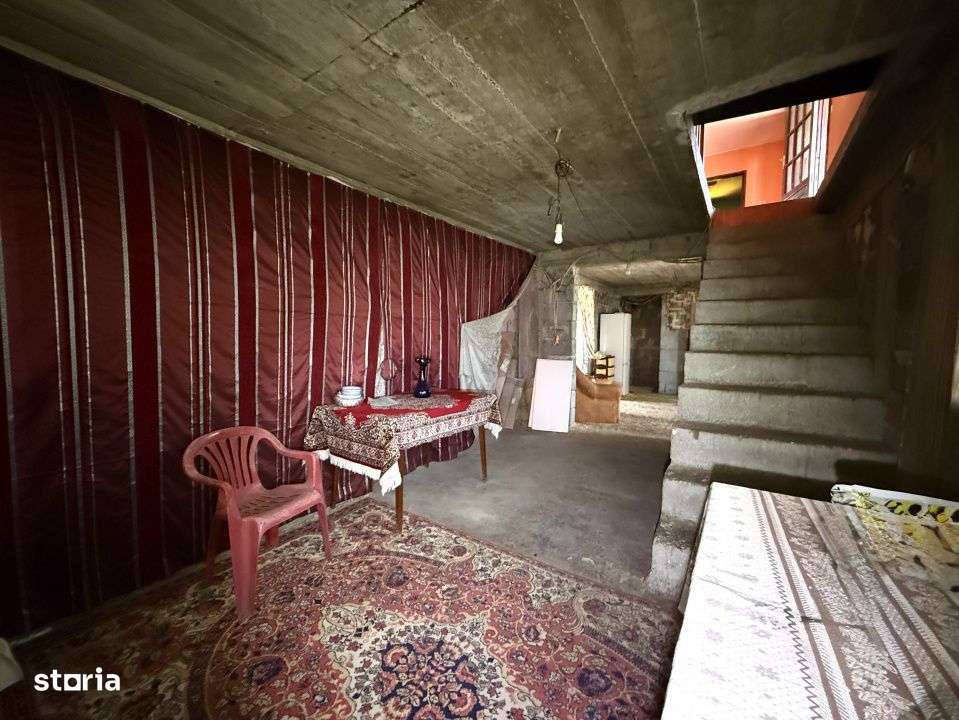 Pret REDUS | Casa solida pe colt, 240 mpu, terasa si curte | Pantelimo-12