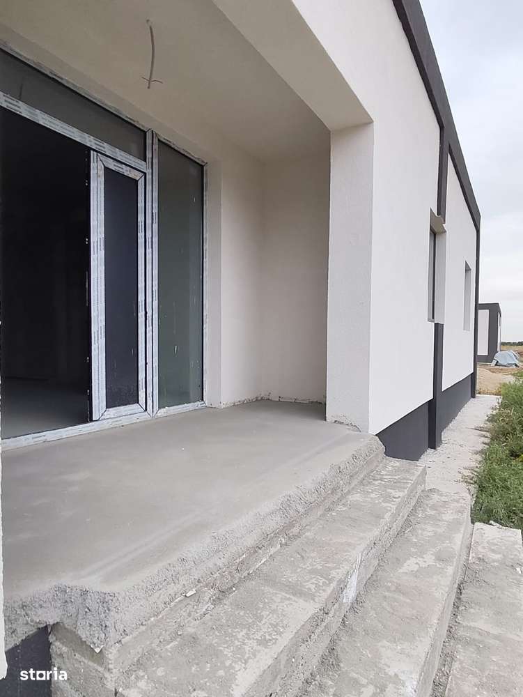 FARA COMISION Sabareni casa mare 3 camere 2 bai beci PARTER placa 500m-10
