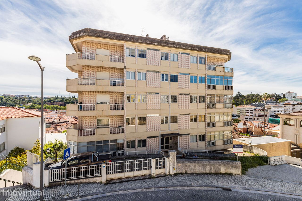 Apartamento no centro histórico da cidade de leiria I 6 quartos I inve