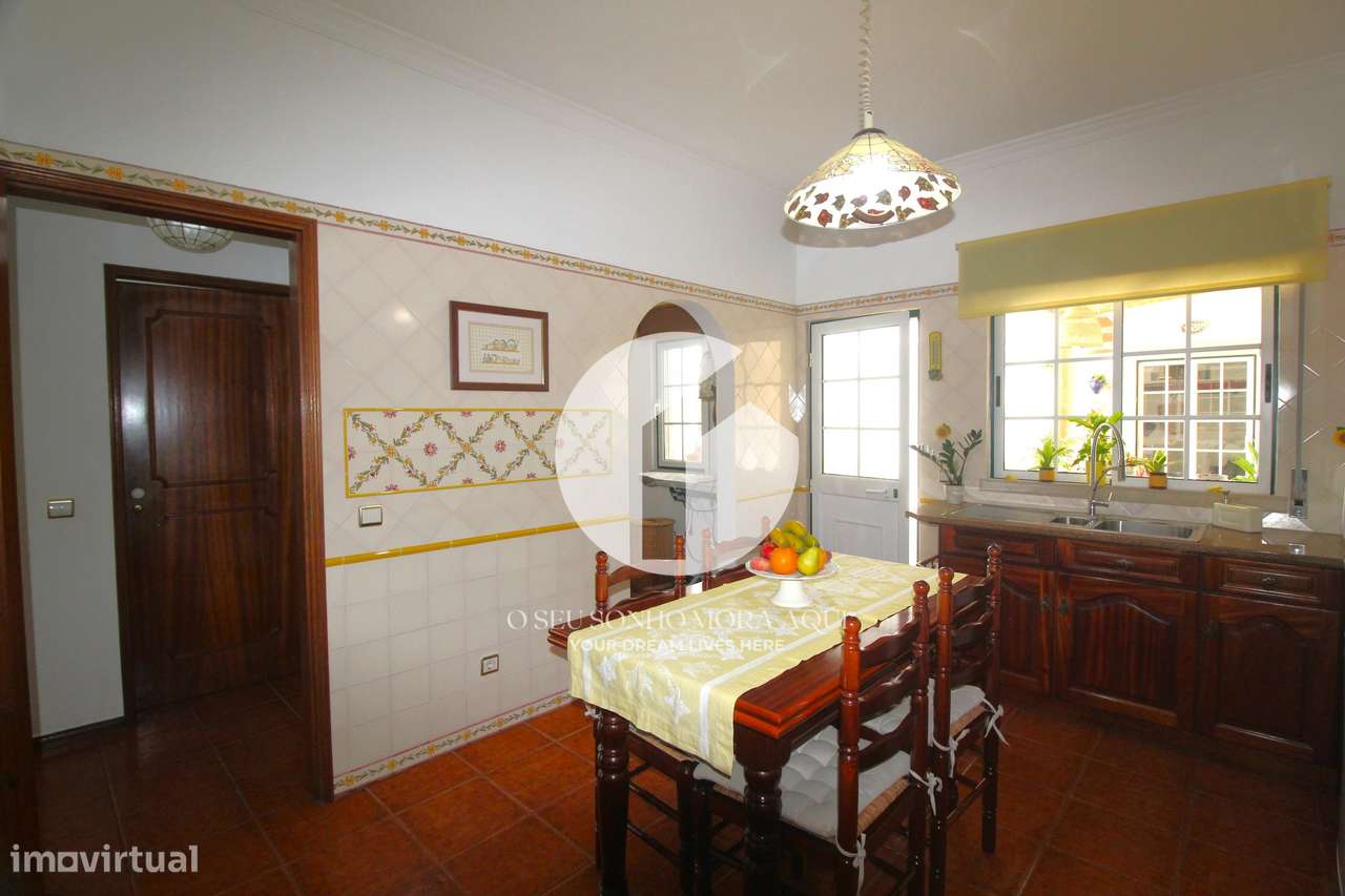 MORADIA T3 COM PÁTIO NA BAIXA DE OLHÃO-13