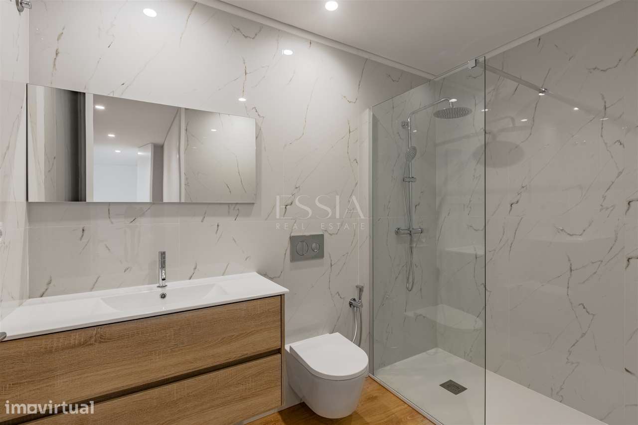 Apartamento T2 no Último Piso com Terraço na Boavista, Porto-26