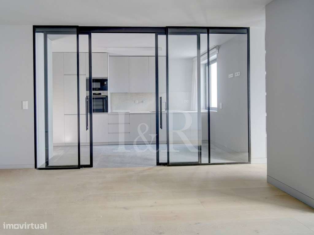 Apartamento T2 duplex com terraço, junto à Praça de Espanha - Grande imagem: 5/46