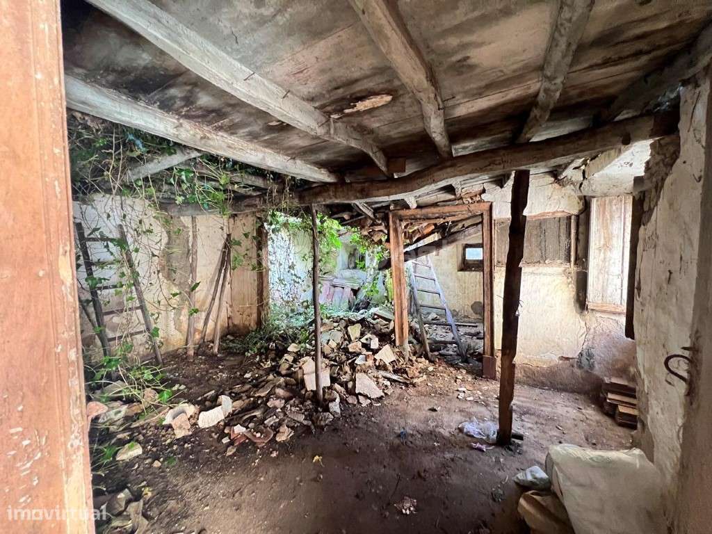 Moradia Rústica para recuperar em Sobral da Lagoa em Óbidos - Grande imagem: 2/12