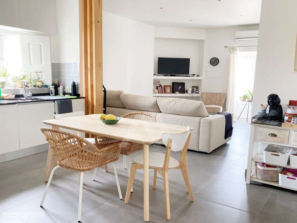 Moradia T2 Renovada com Garagem em Olho Marinho, Óbidos - Grande imagem: 5/32