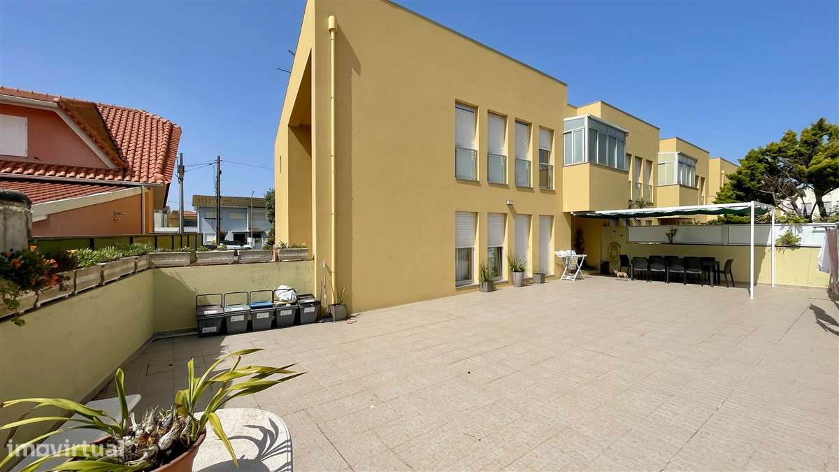 Andar de Moradia T2-Aver-o-Mar-Terraço-garagem fechada-27