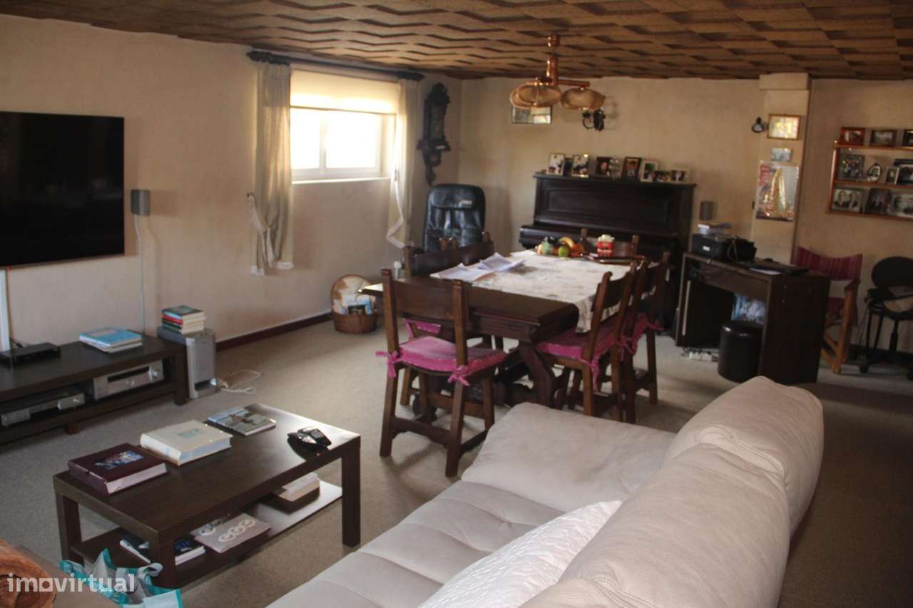 Moradia 4 Frentes lote com 980m2-37