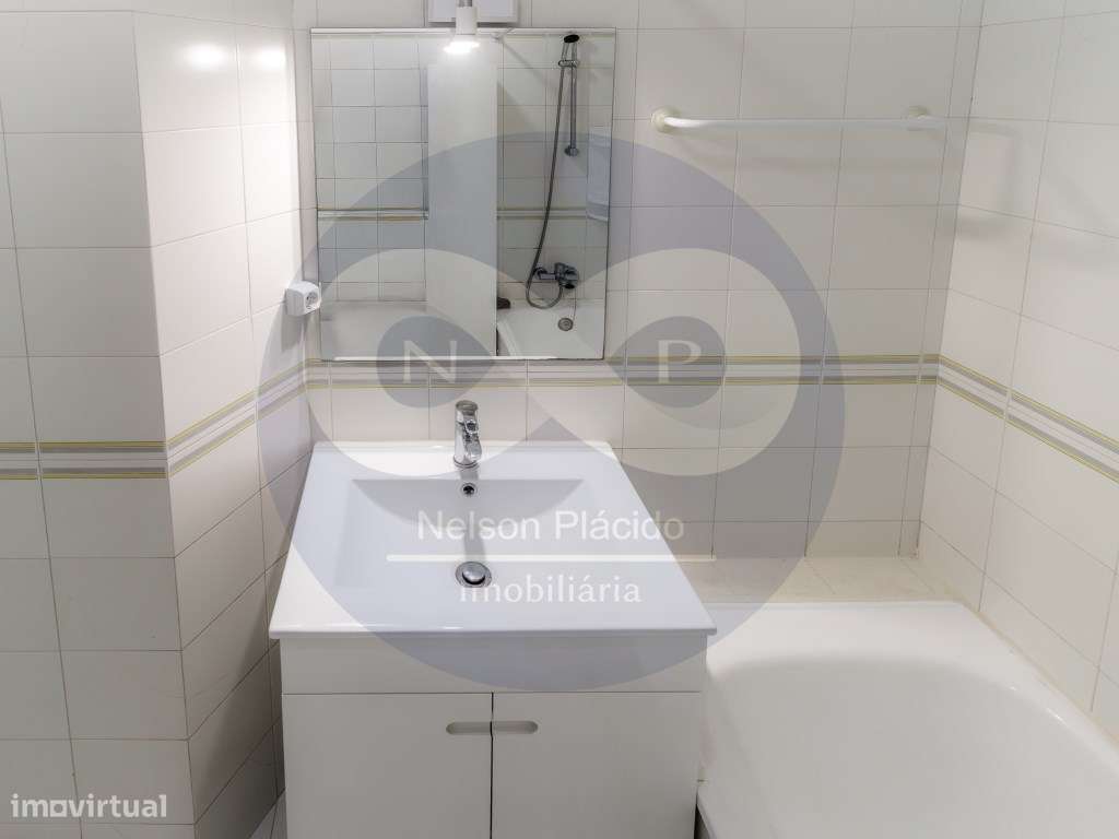 Apartamento T1 com Lareira, excelentes Áreas, na zona central de Ma...-11