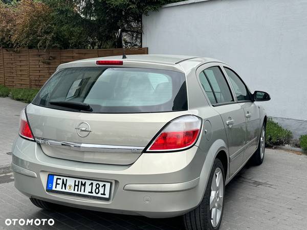Opel Astra 1.8 Edition - 21