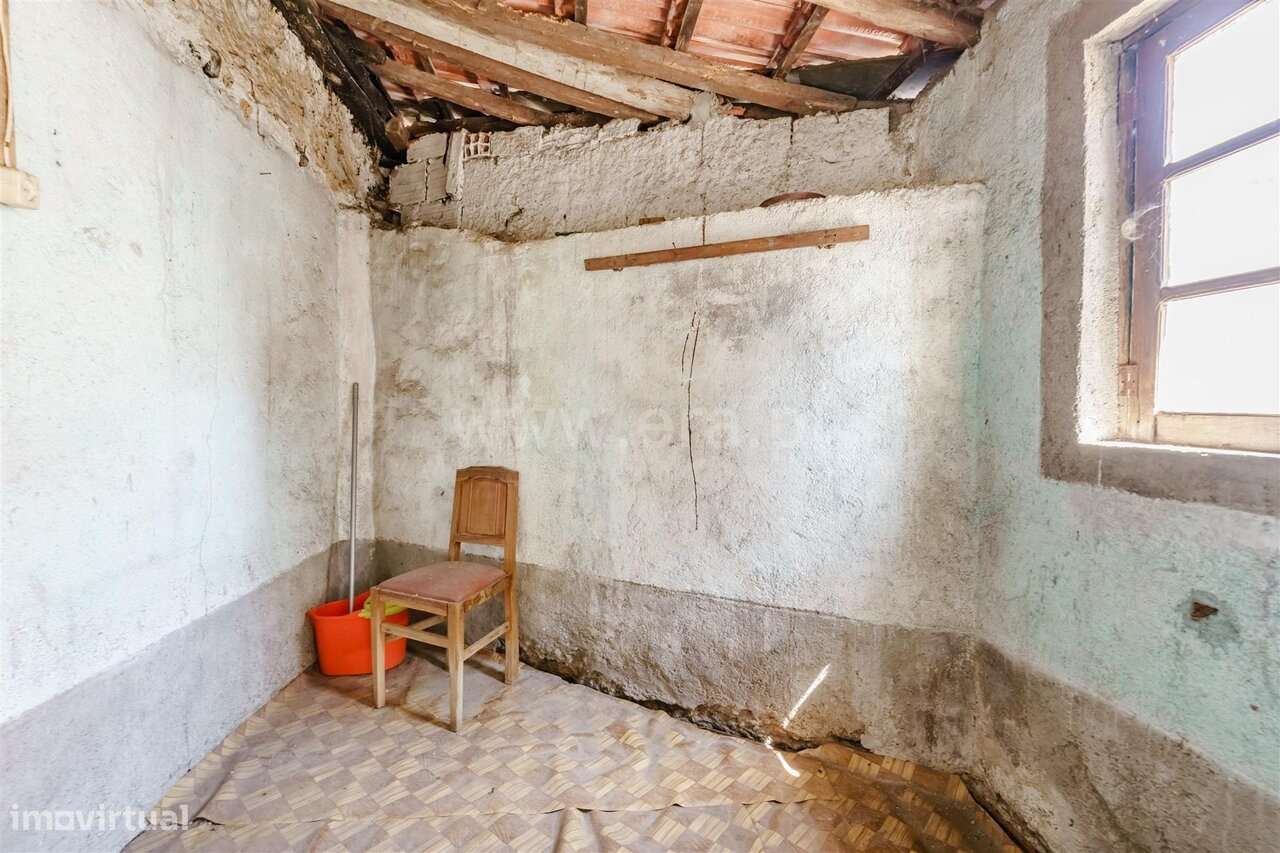 Moradia Geminada T2 / Covilhã, Ferro-11