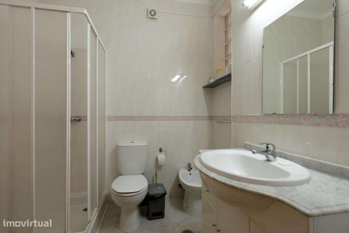 Quarto - localizado em Arregaça Coimbra - Grande imagem: 2/21