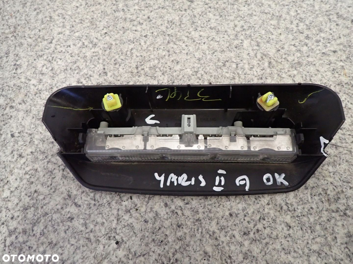 TOYOTA YARIS II 06-11 LAMPA TRZECI STOP DIODY - 6