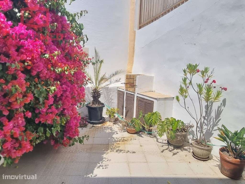 Casa no centro de Almoçageme-4