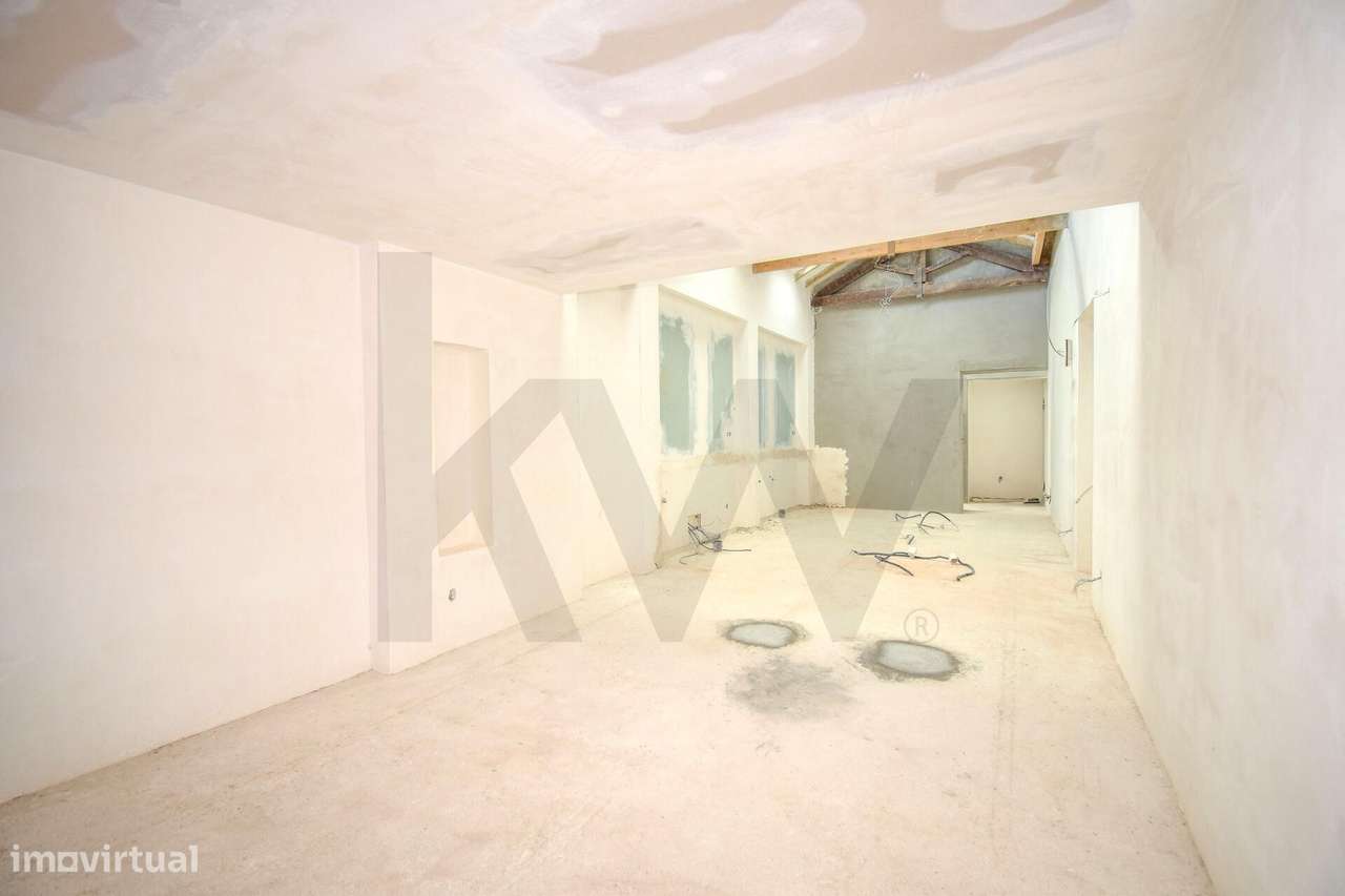 Excelente Loft no Beato - Único, para obras, com elevado potencial-6