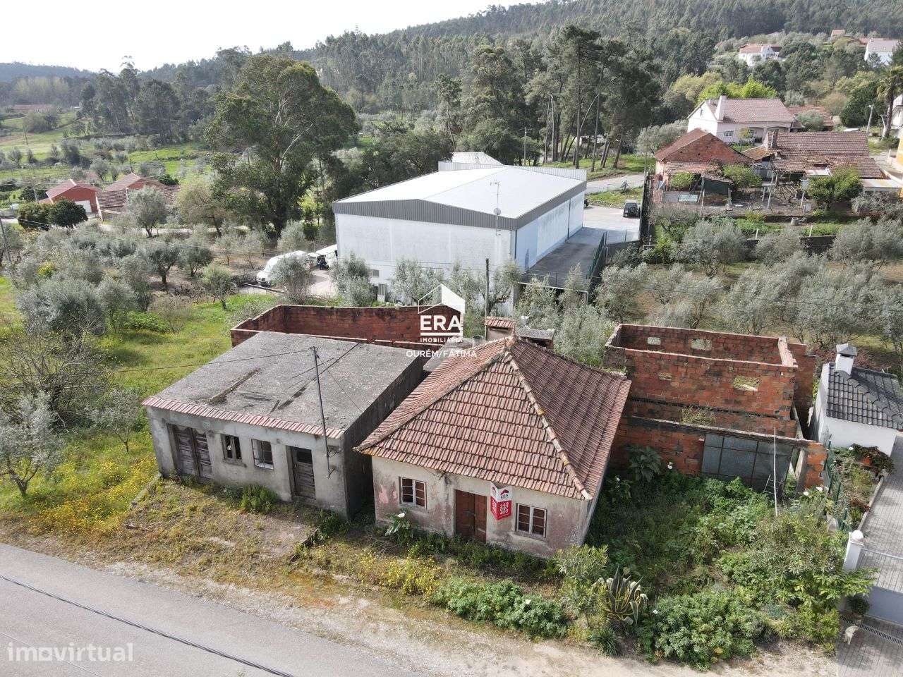 Moradia T3 localizada em Urqueira, Ourém - Grande imagem: 5/18