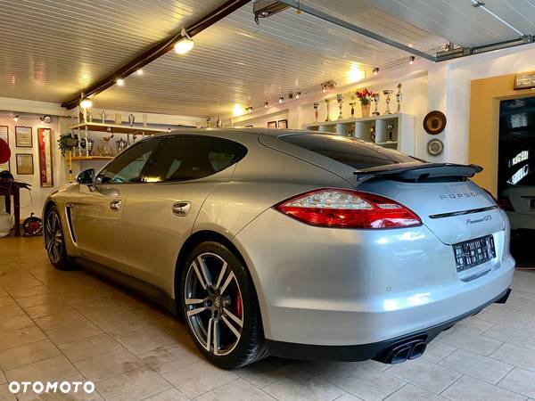 Porsche Panamera GTS PDK - 6