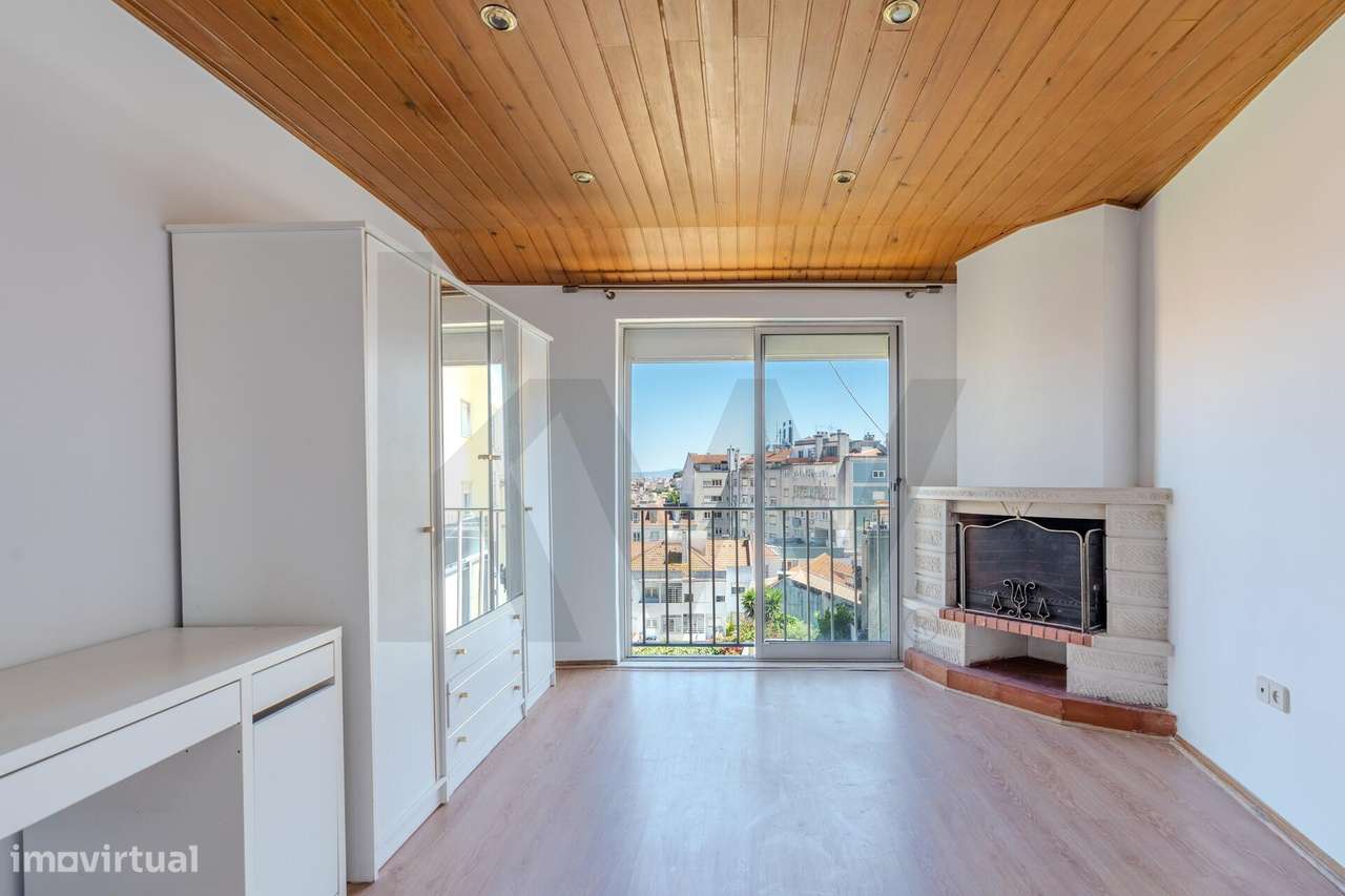 T3 com Vistas desafogadas na Vila Leonor – Ideal para Famílias ou Inve - Grande imagem: 4/25