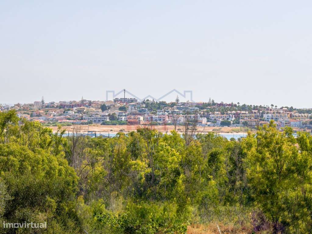 Apartamento T2 com piscina e garagem a 200m do areal-23