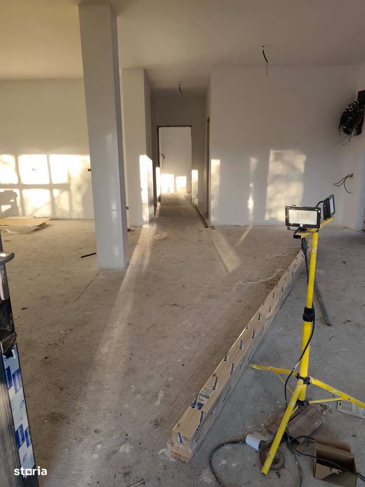 FARA COMISIOANE in Gulia la drum asfaltat casa 4 camere 2 bai P+M-14