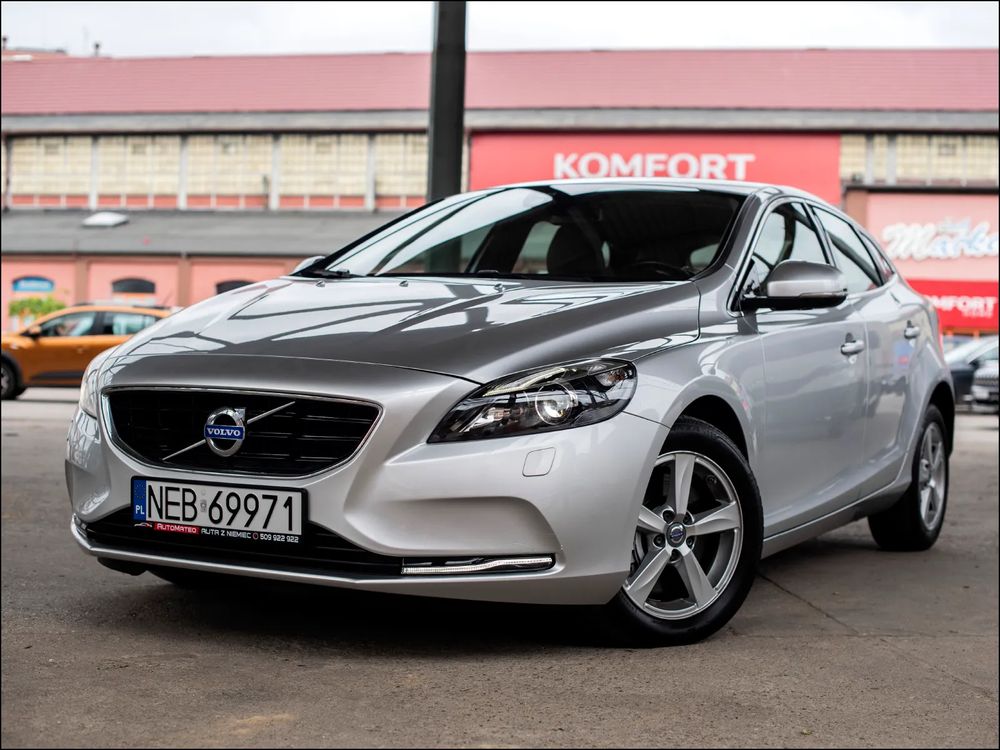 Volvo V40 II 2014