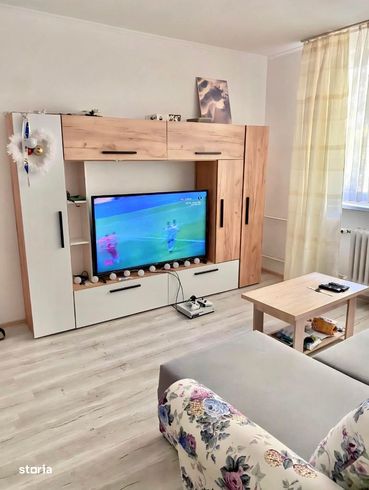 Închiriez apartament proaspăt renovat cu 2 camere, zona Rogerius