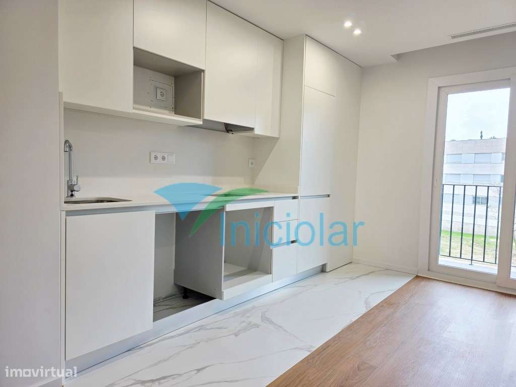 T1 Novo| Gueifães| Varanda| G. Fechada - Grande imagem: 4/15