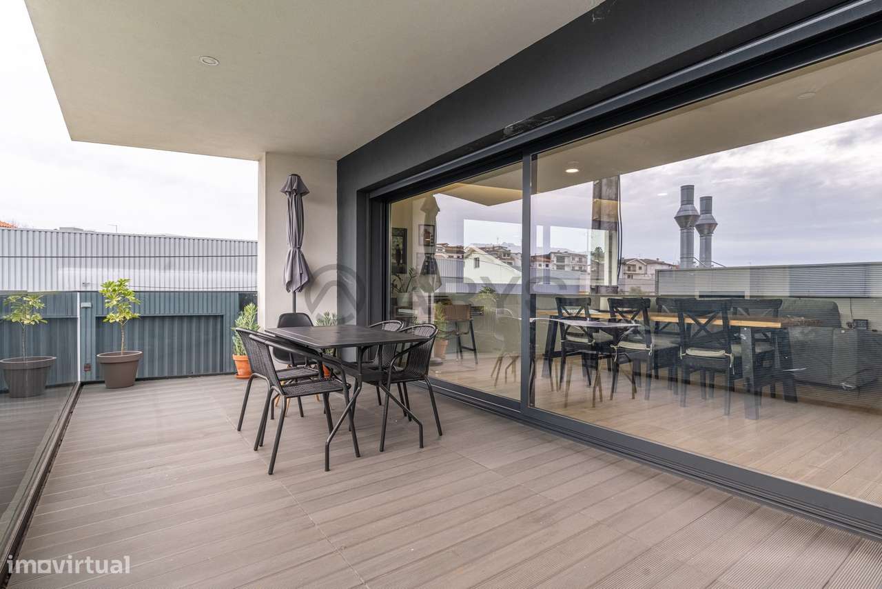 Apartamento T2 Semi-novo, em Tenões-12