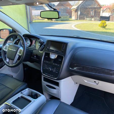 Chrysler Town & Country 3.6 Touring - 11