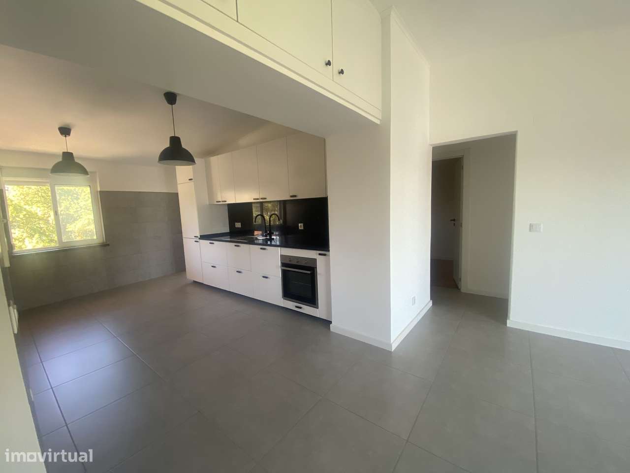 T2 com arrecadação, totalmente remodelado em Lisboa/Olivais-Encarnação - Grande imagem: 5/46