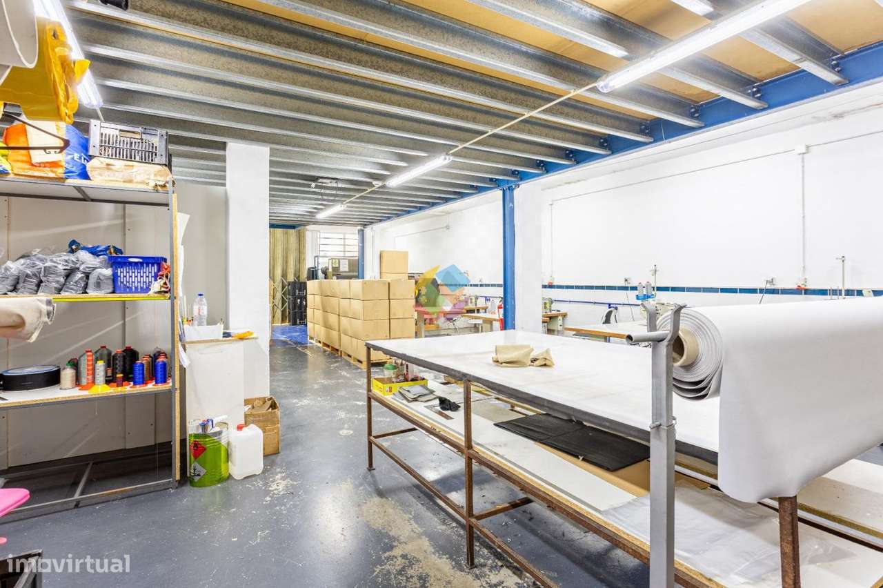 Armazém na Zona Industrial de São João de Vêr-24