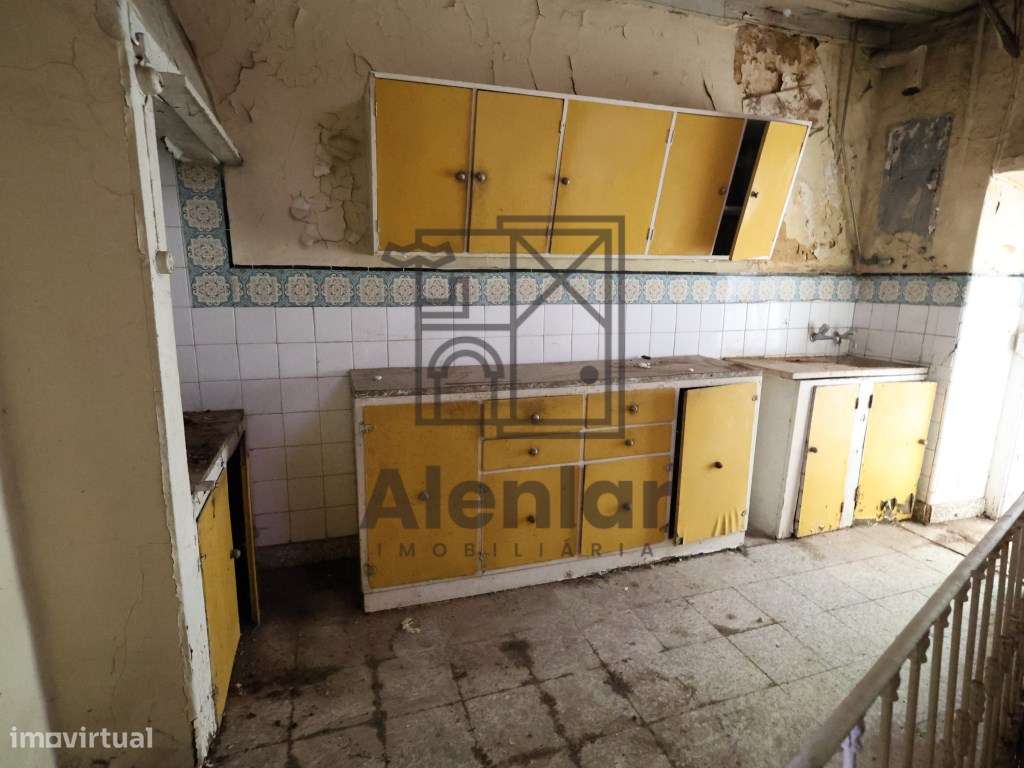 Oportunidade de Investimento no Centro Histórico de Alenquer - Bair...-16