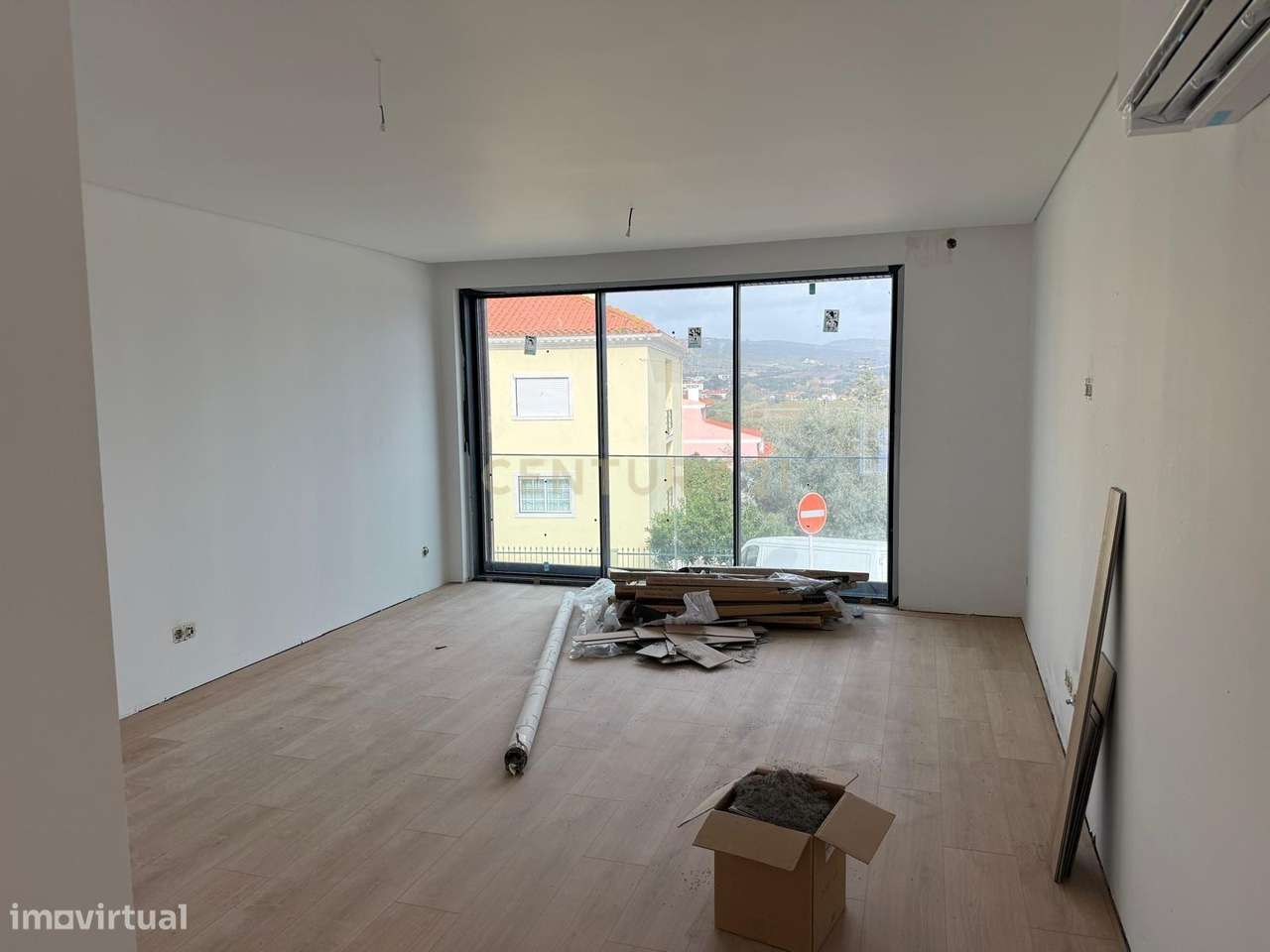 Moradia em Banda T2+1|Garagem|Terraço|Loures - Grande imagem: 4/14