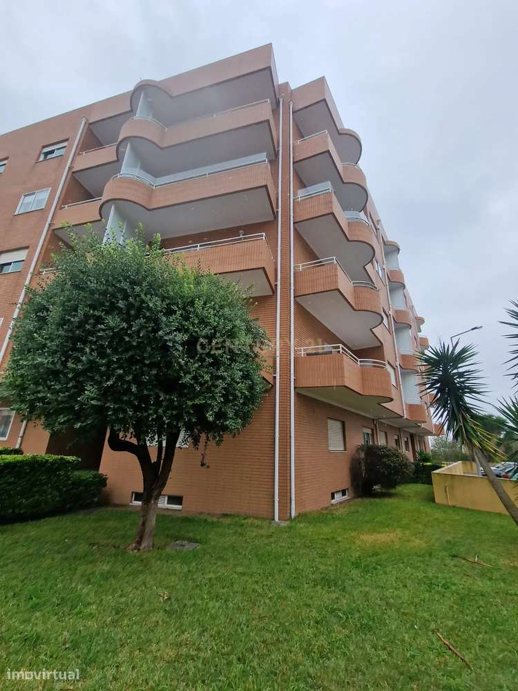Apartamento T2 em Rio Tinto, Gondomar com box fechada e boas áreas - Grande imagem: 4/24
