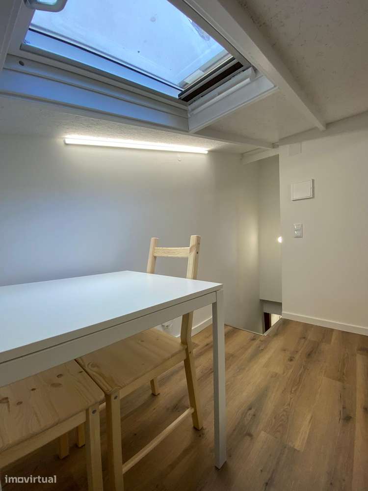 Excelente Prédio remodelado junto à Praça do Comercio-16