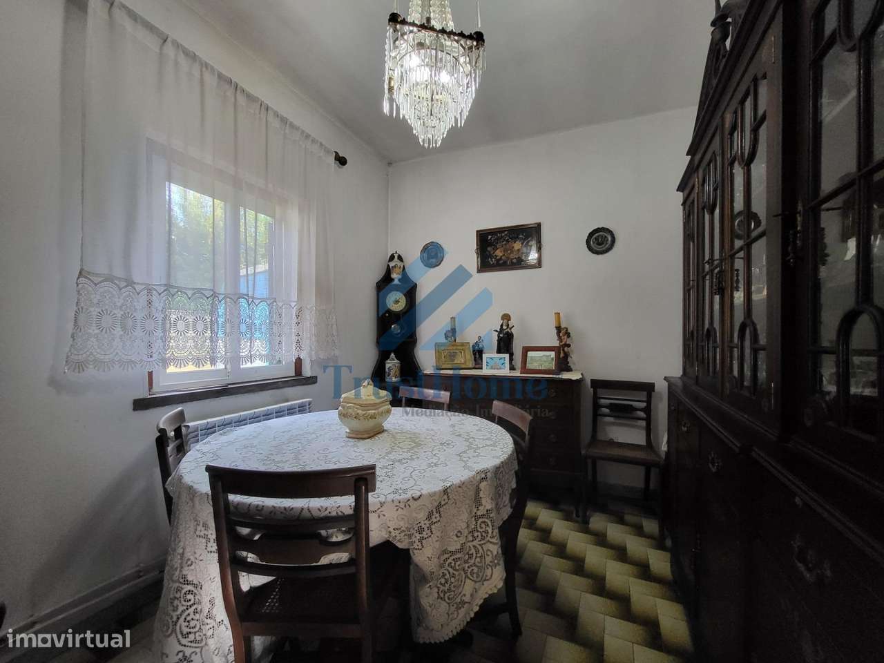 T4 com bastante potencial na Tojeira (Magoito) a 9min da praia...-5