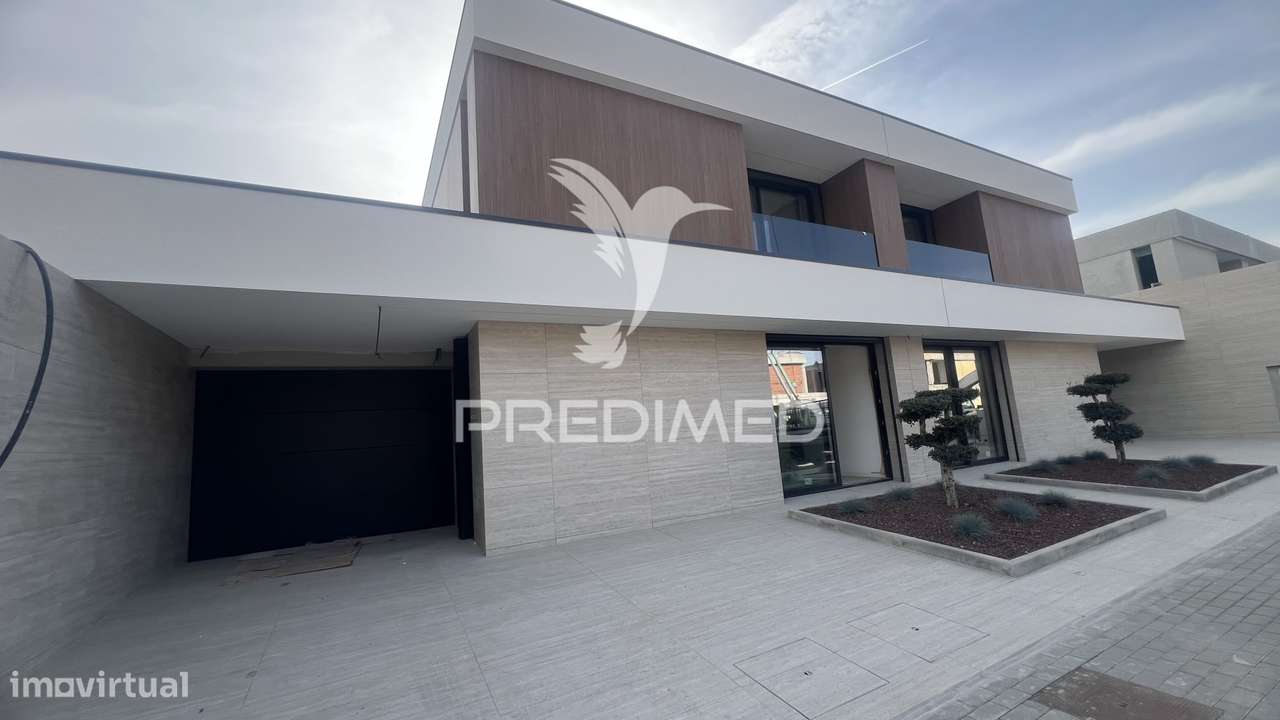 Moradia de Luxo T3+1 em Turiz, Vila Verde – Elegância, Conforto e E... - Grande imagem: 2/27