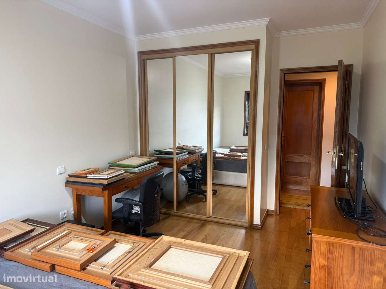 T3 com Terraço+box Urb dos Altos Maia-16