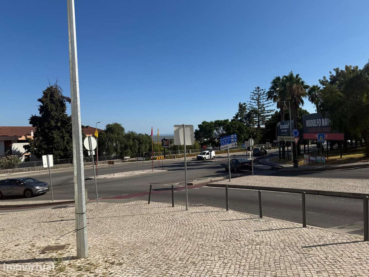 VENDE-SE LOJA BEM LOCALIZADA,  MONTRA PANORAMICA JUNTO NACIONAL 10-7