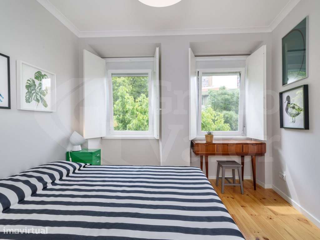 Apartamento T2 Remodelado na Estrela-14